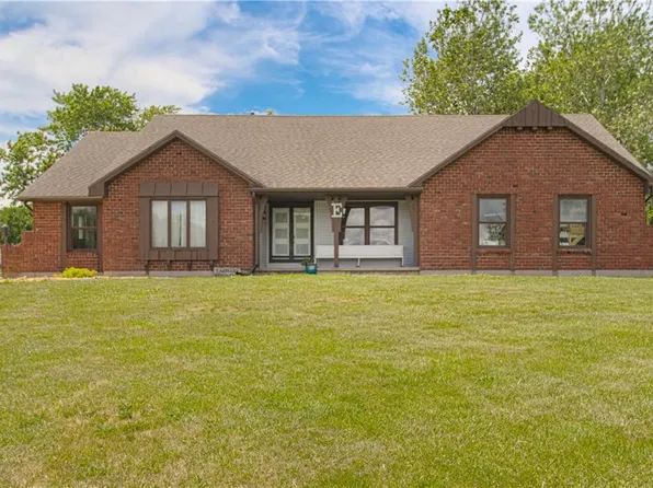 204 Benjamin Dr, Cameron, MO 64429