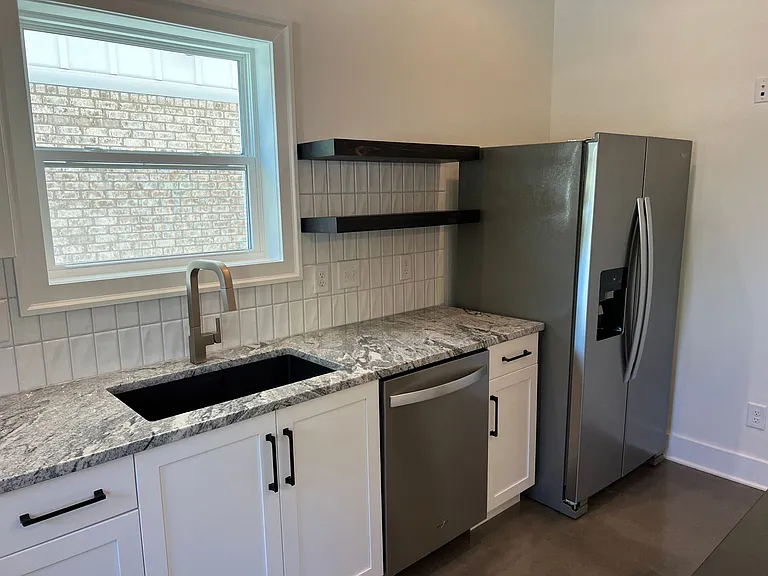 904 N Maple St — Photo 11
