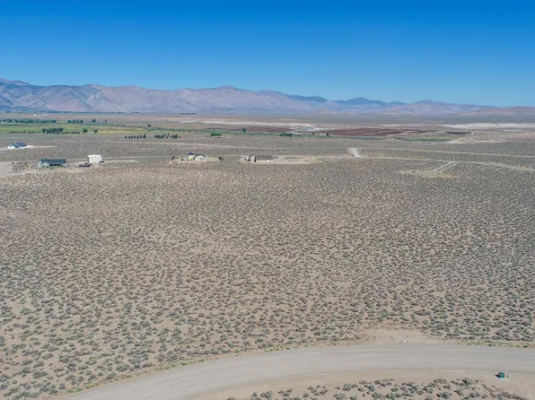 211 W Sierra View Dr, Smith, NV 89430