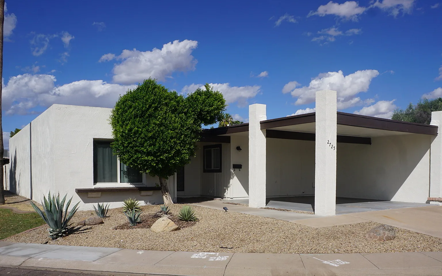 3 bed, 1391 sqft, $2,300 — Photo 2