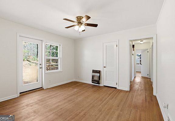 5th image of 391 Rosedale St