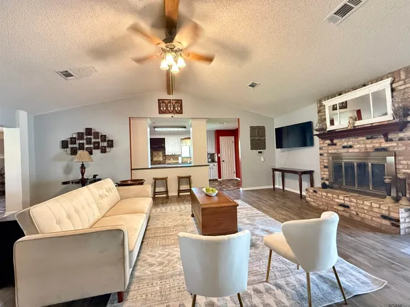 2428 Riverside Dr, Port Allen, LA 70767