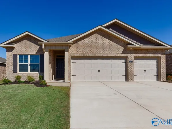 221 Antler Ridge Dr, Huntsville, AL 35811