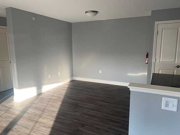 5th image of 259 Stafford St #206