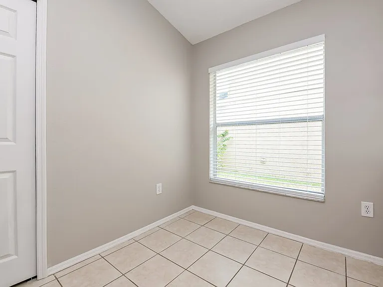 2603 Spring Hill Dr — Photo 7