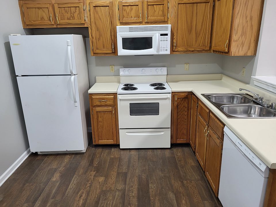 2nd image of 241 McDaniel Ave #11