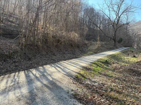 1610 Brices Creek Rd, Flat Lick, KY 40935