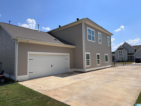 4th image of 583 Avondale Ln
