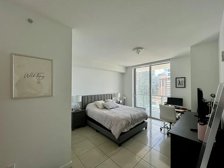 79 SW 12th St #2903 — Photo 4