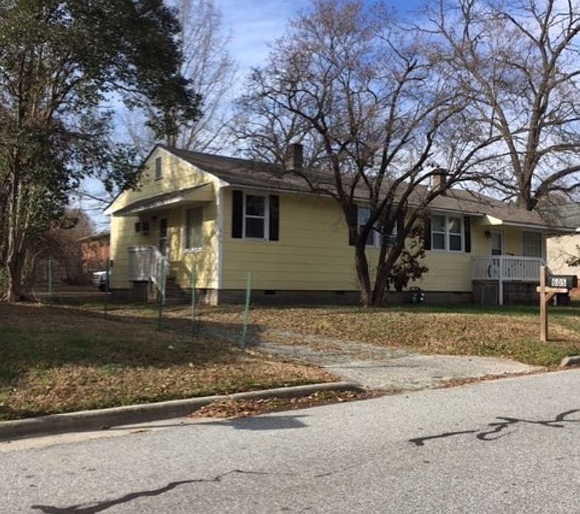 1st image of 605 Jolson St