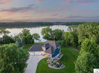 16 Lake Shore Dr, Sherburn, MN 56171