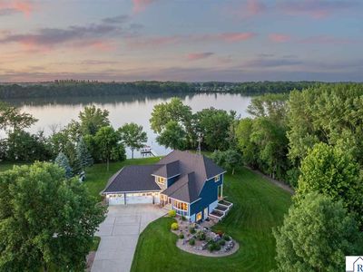 16 Lake Shore Dr, Sherburn, MN, 56171