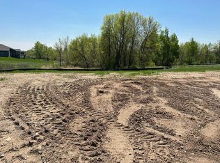 401 Estate Dr, Avon, MN 56310