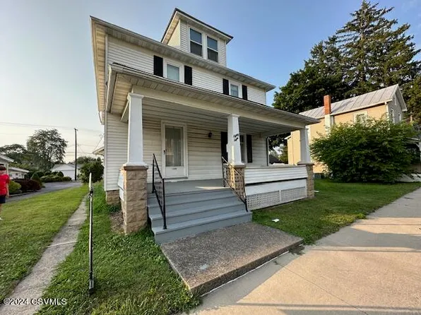 88 Chestnut St, Mifflinburg, PA 17844