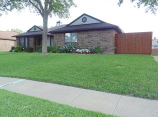 618 Echo Dr, Garland, TX 75040