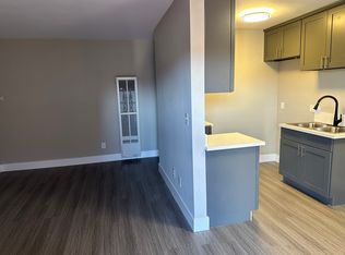 12700 Oxford Ave APT 220, Hawthorne, CA 90250