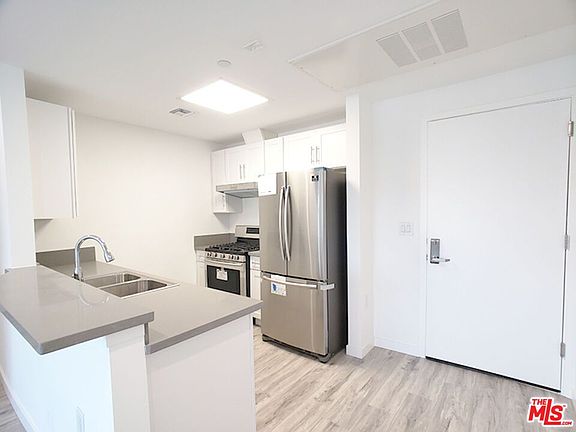 3rd image of 1229 S Kingsley Dr #202