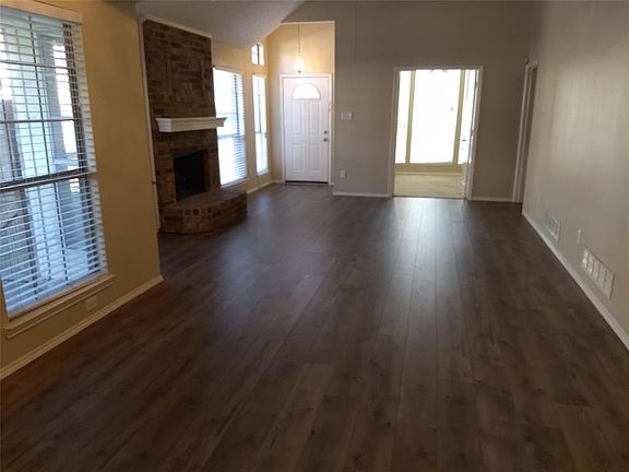 5th image of 1822 Cool Springs Dr