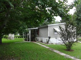 8269 W Pebble Ln, Homosassa, FL 34448