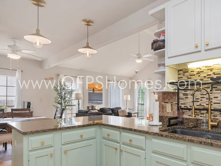 319 Sailfish Cir — Photo 14