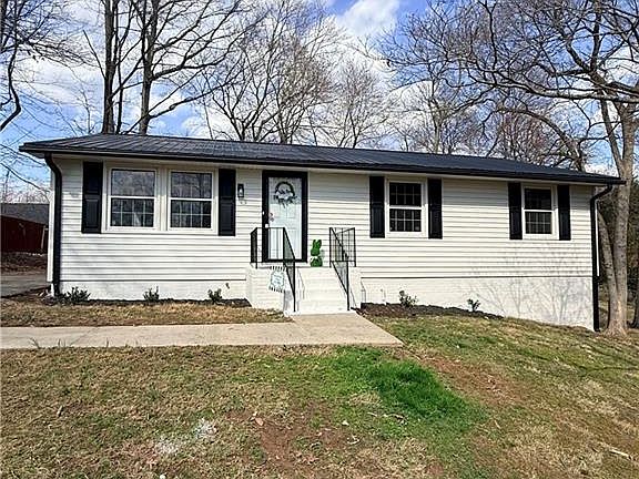 3rd image of 2305 Wilcox Dr