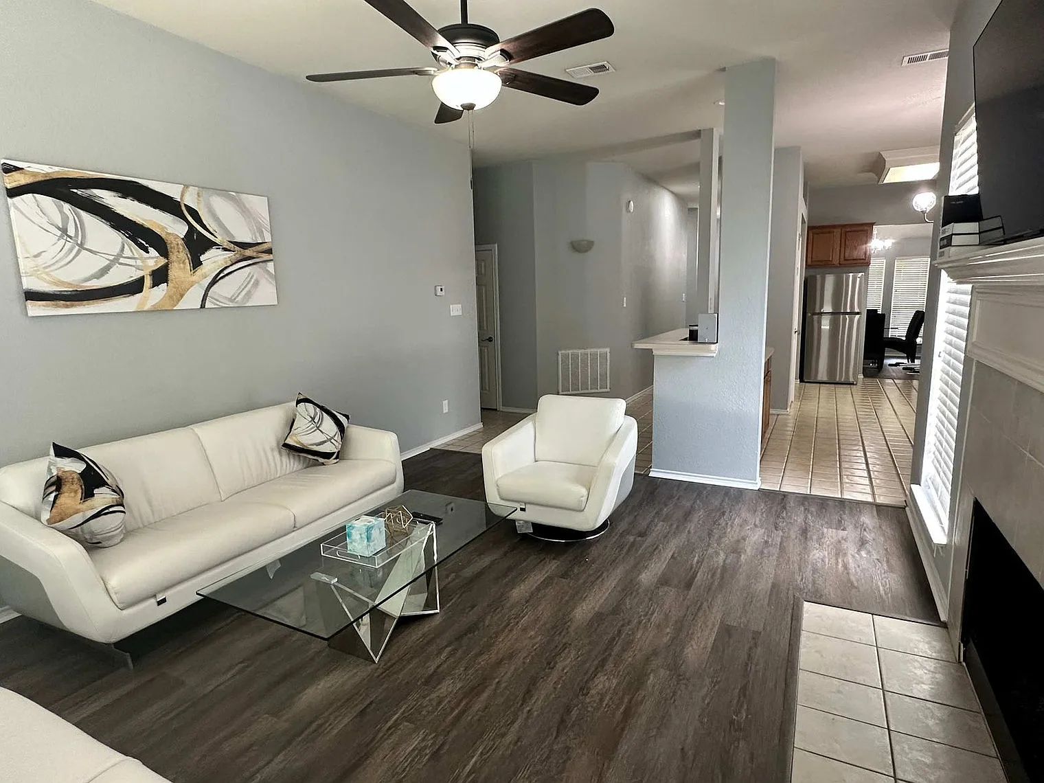 3 bed, 2.0 bath, $7,001 — Photo 4