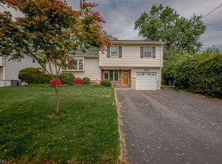 2135 Algonquin Dr, Scotch Plains, NJ 07076