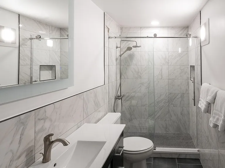 1316 Vine St — Photo 7
