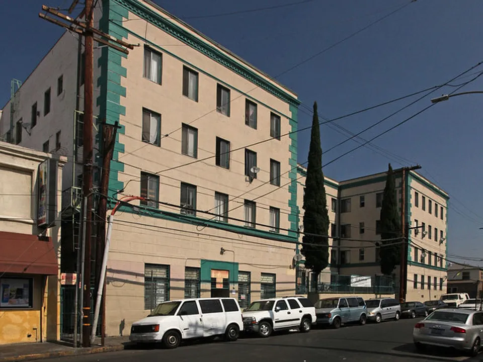BU1 - 501 Burlington Apts