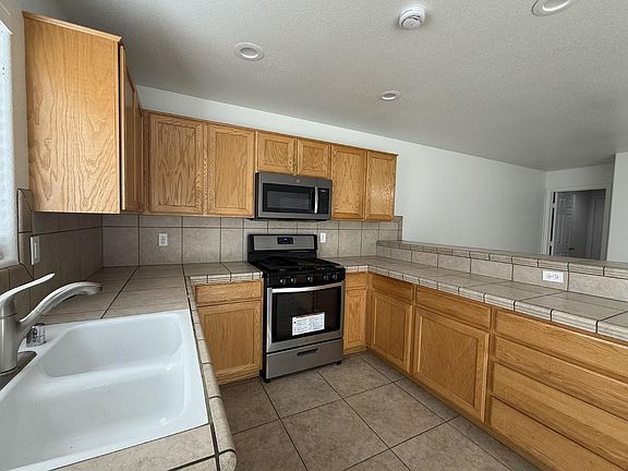 3rd image of 404 Anna Cir Unit B
