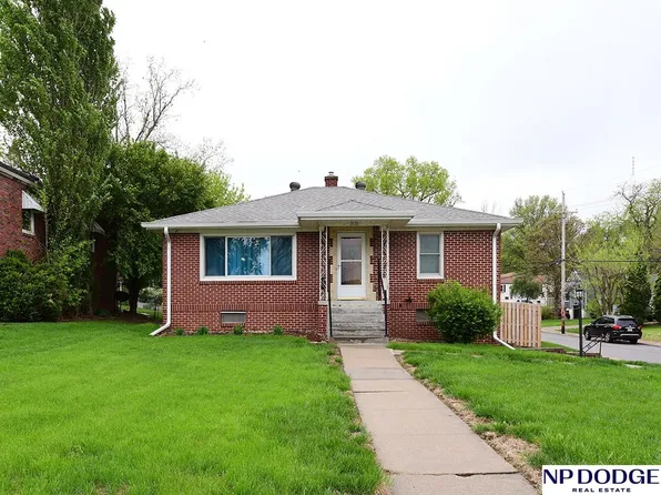 4949 Pratt St, Omaha, NE 68104