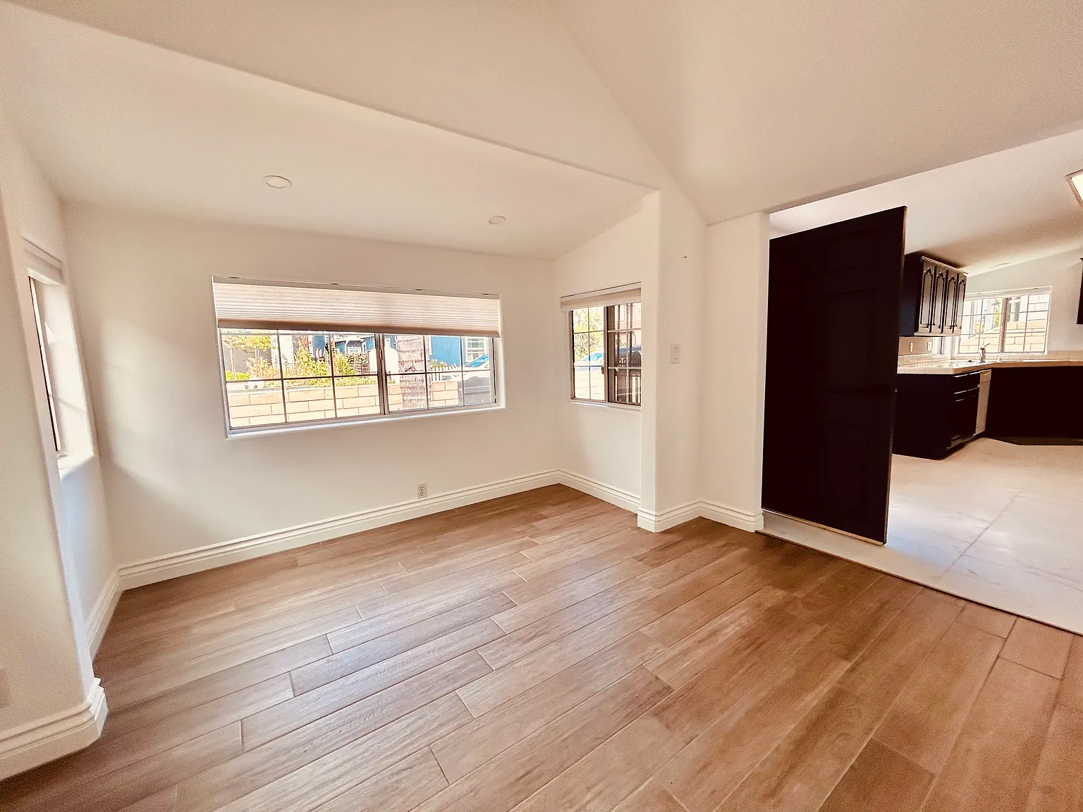 3 bed, 1400 sqft, $5,900 — Photo 4