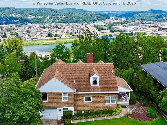 3rd image of 319 Mount View Dr