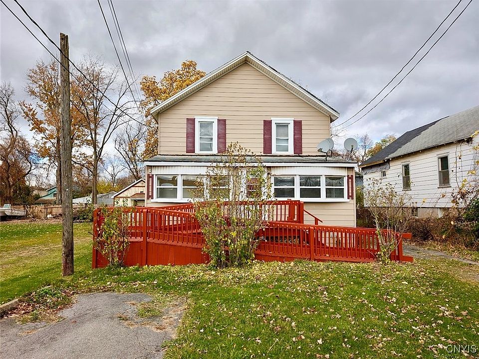 1st image of 105 3rd St