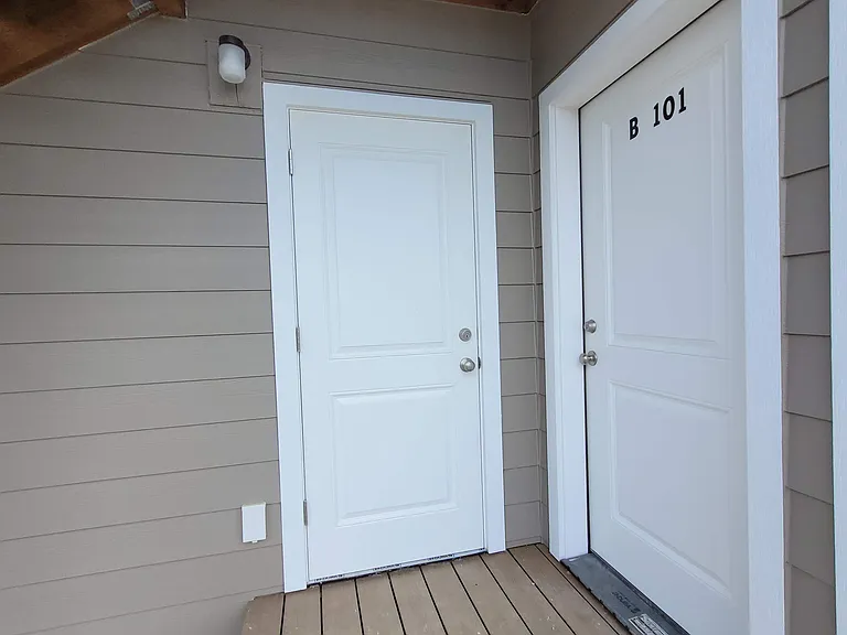 3313 Porter St #101 — Photo 1
