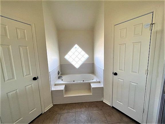 2nd image of 3804 Fabianna Dr