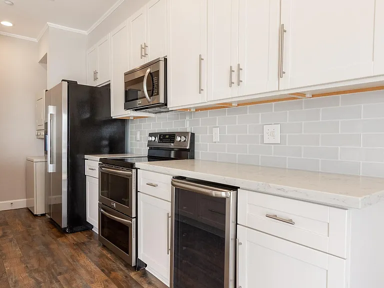 401 Lakeside Ln #111 — Photo 11