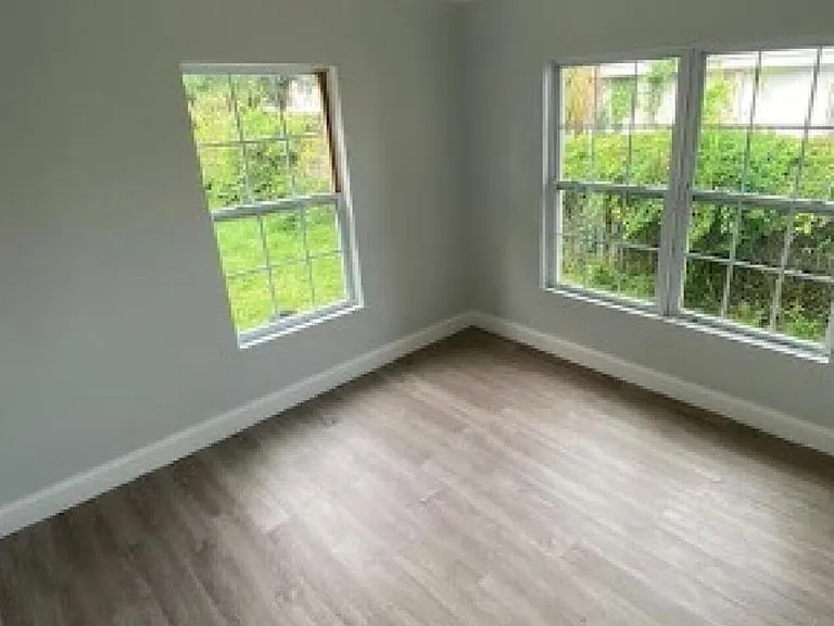 1115 Grant St — Photo 5