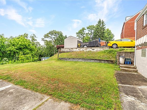 4th image of 611 Overhill Dr