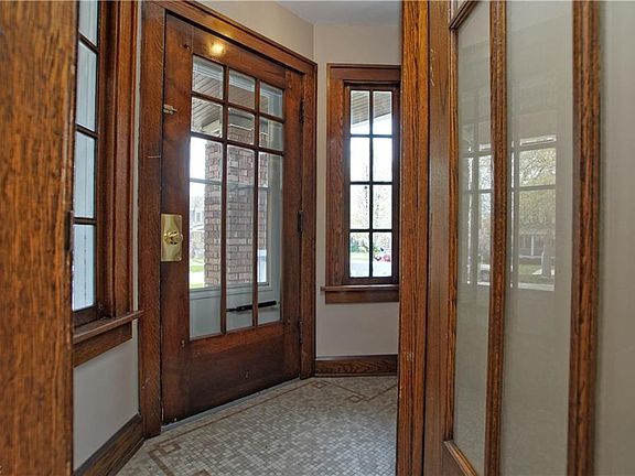 2nd image of 2172 Carabel Ave