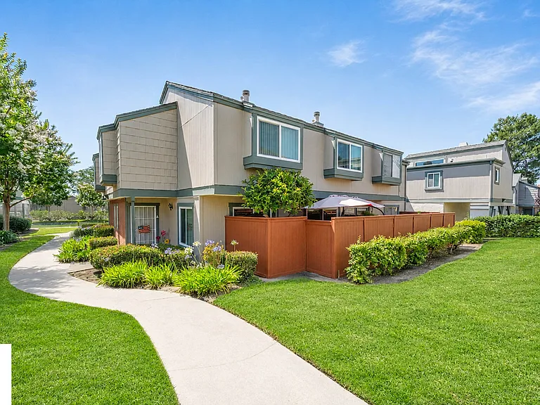 23640 Monument Canyon Dr #C — Photo 22
