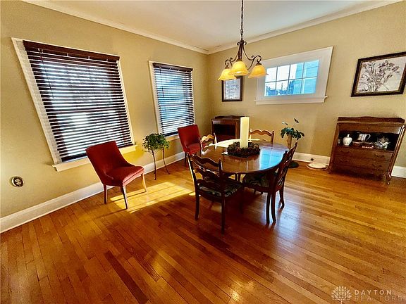 5th image of 701 Wood St