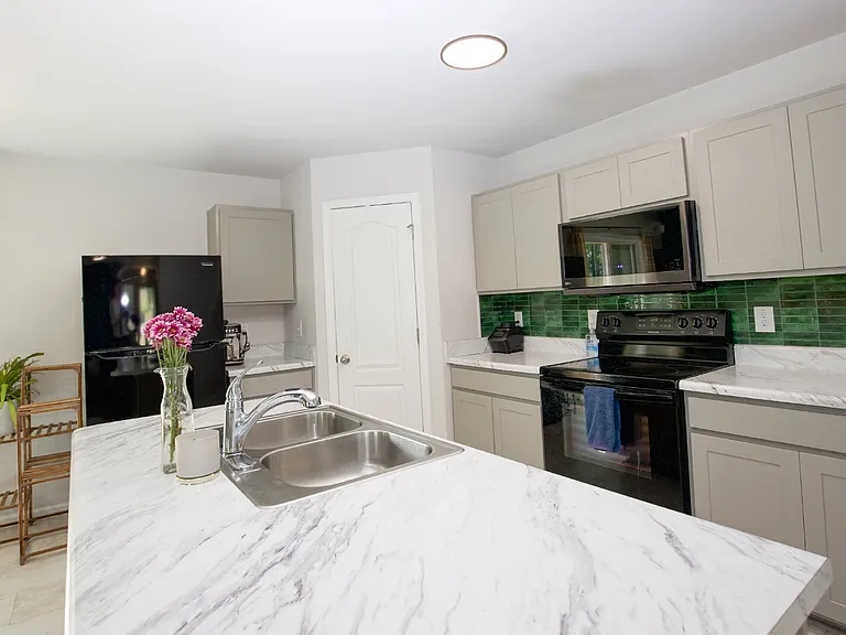 429 Century Ln — Photo 12