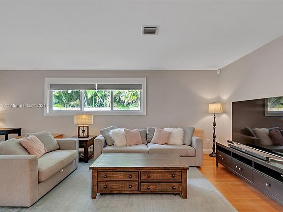 4th image of 15715 SW 87th Ct
