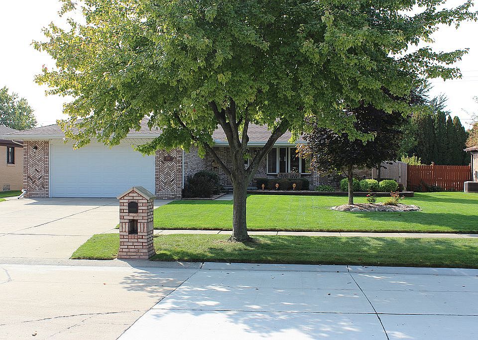 1st image of 43146 Aspen Dr