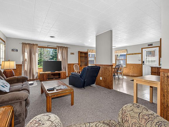 5th image of 2964 N Hiawatha Rd #1