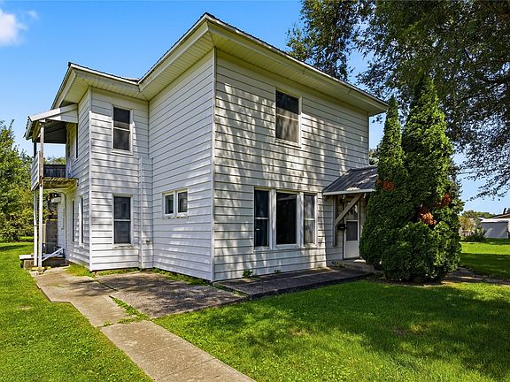 3rd image of 604 7th St