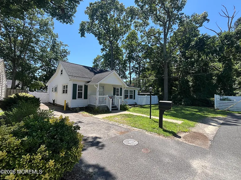 22 Locust Ct — Photo 3