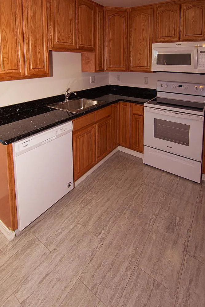 2 bed, 850 sqft, $2,795 — Photo 3