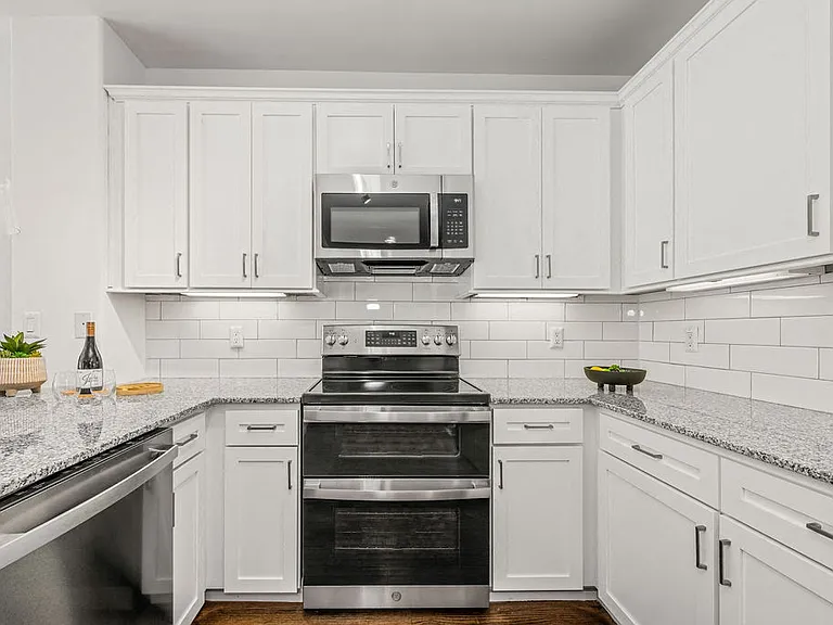 The Residence at Southpark — Photo 38